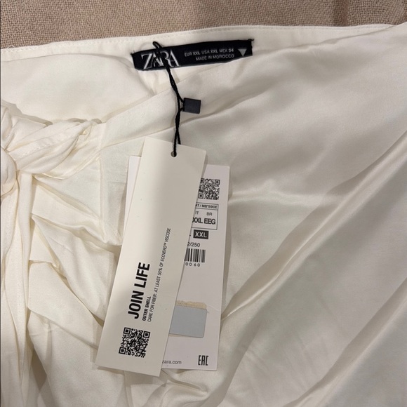 Zara White Wrap Mini Skirt with Tie Front - Picture 2 of 3